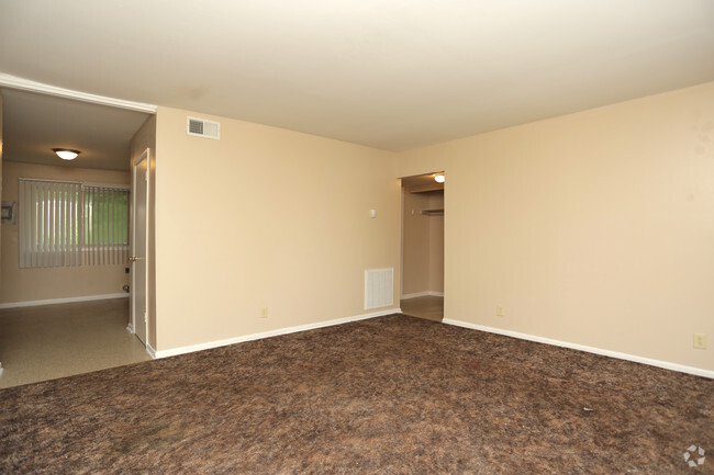 1BR, 1BA - 750 SF - Blossom Hill