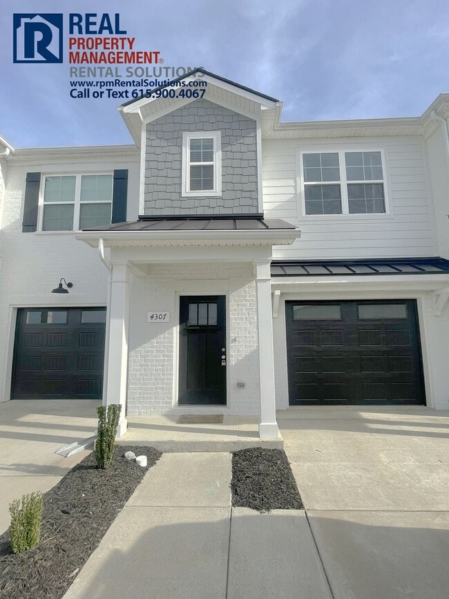 Building Photo - Beautiful 3 bedroom Mboro Townhome! Neighb...