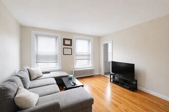 Building Photo - 217 Newbury St
