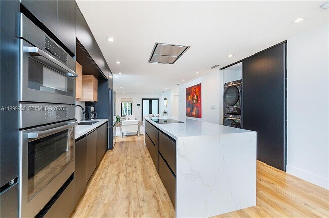 Foto del edificio - 412 NW 41st St