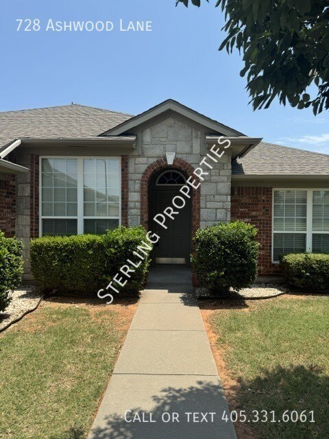 Foto del edificio - 728 Ashwood Ln