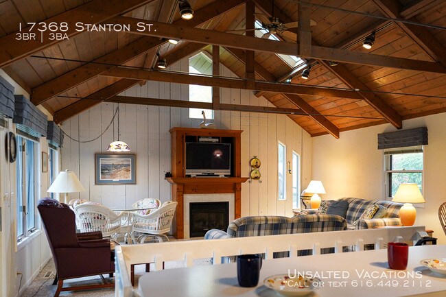 Foto del edificio - Adorable West Olive cottage home near Lake...