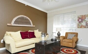 Building Photo - 4807 Pin Oak Park