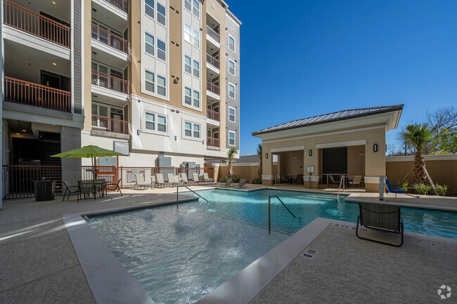 Piscina - Caroline Lofts