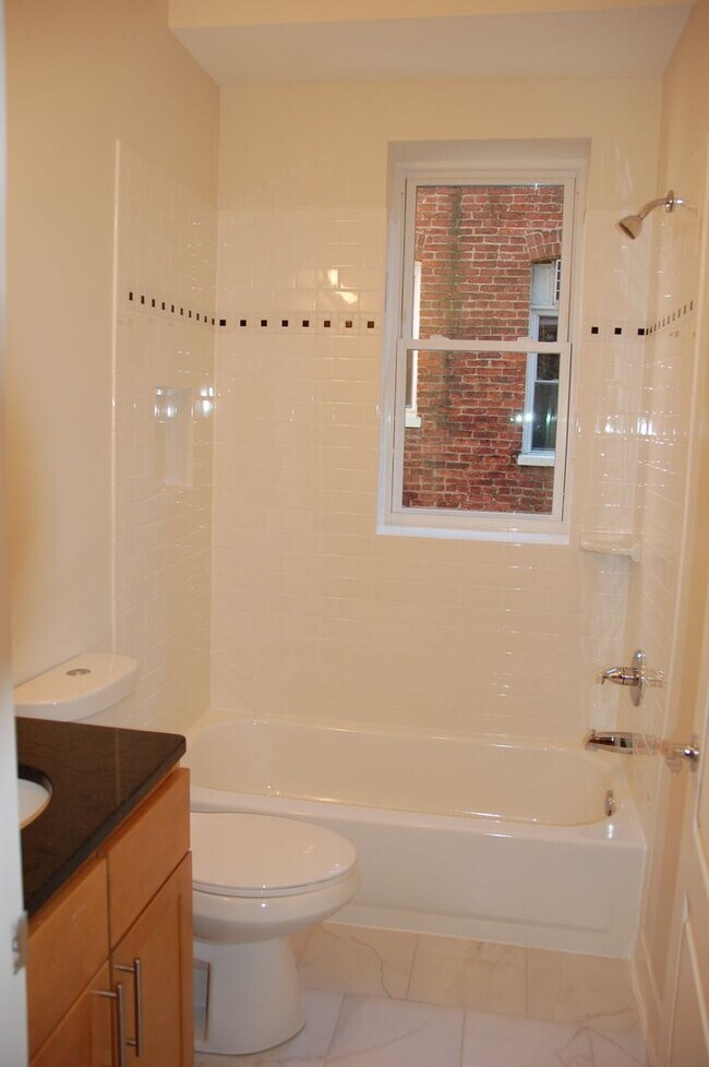 Foto del edificio - 1319 Park Rd NW