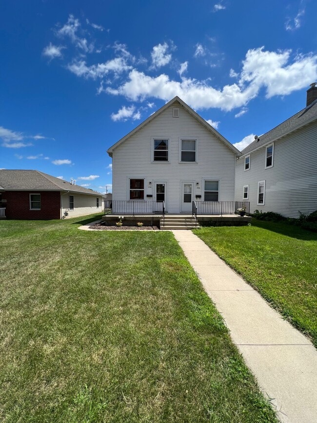 1702_1704 Rhomberg Ave Condo for Rent in Dubuque, IA