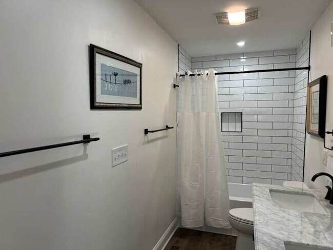 Foto del edificio - 2827 E 5th Ave