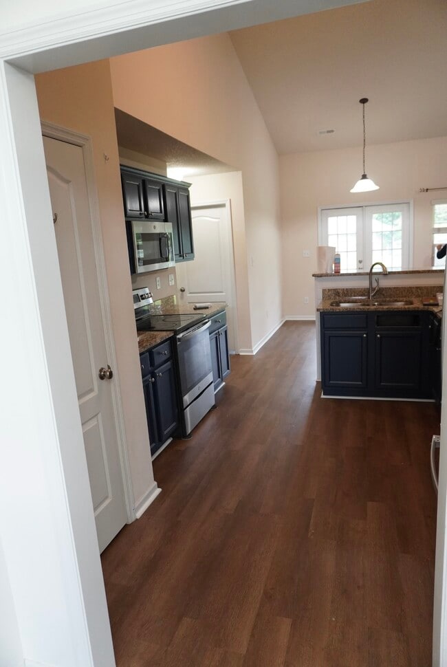 Building Photo - 7009 Lynnfield Dr SE