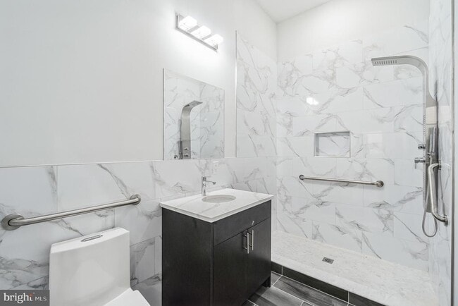 Building Photo - 2411 N 7th St