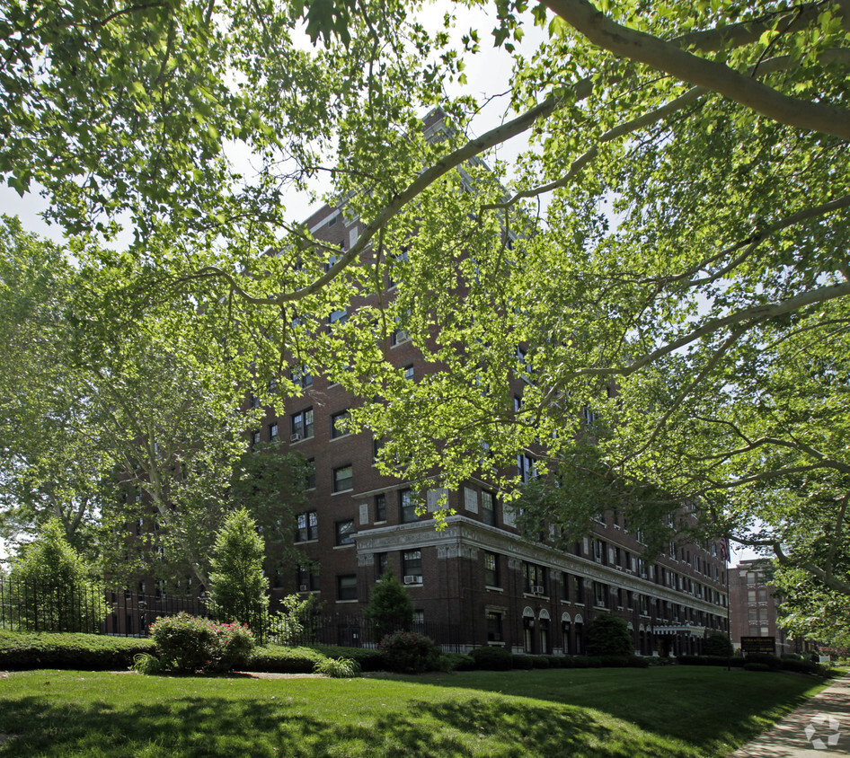 Building Photo - The Branscome Apartments