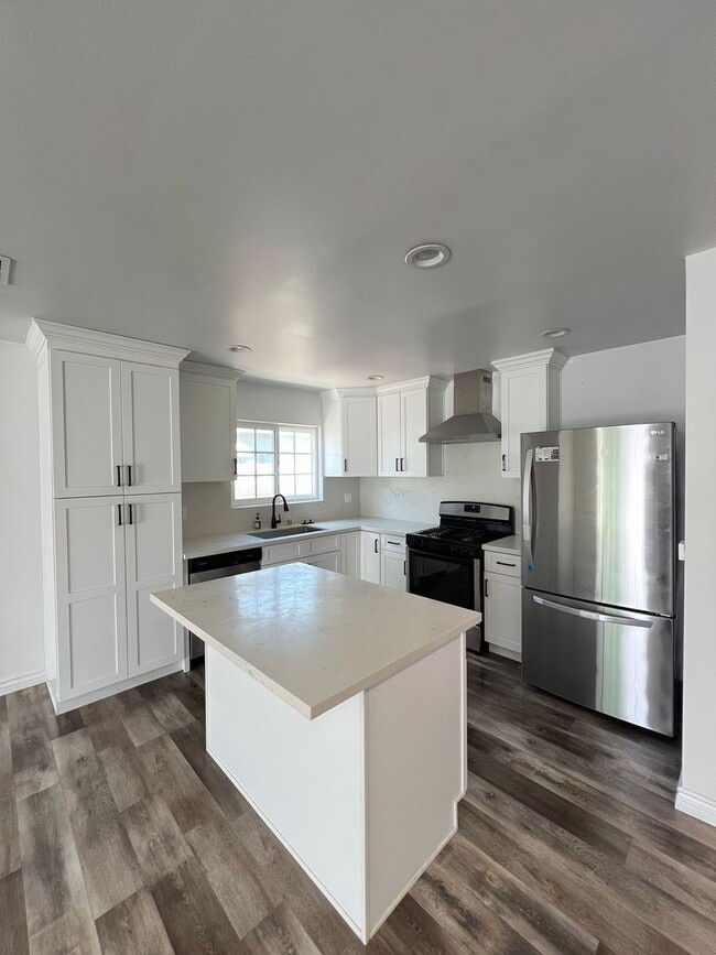 Foto del edificio - Charming 3 bed/ 2 bath home in El Monte!!