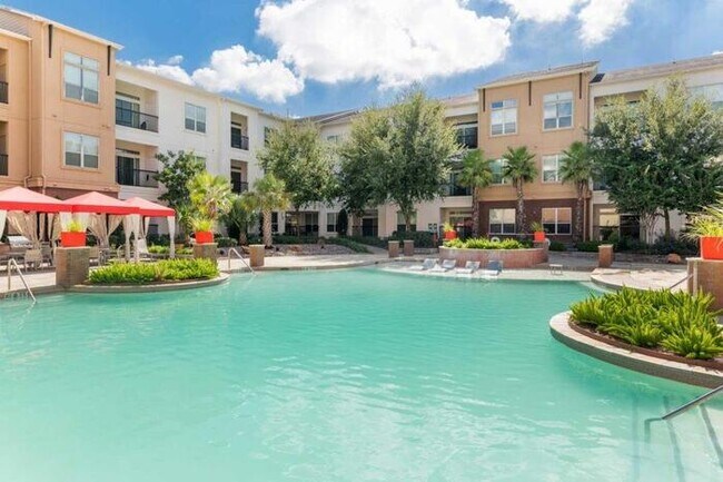 Foto del edificio - 1755 Cres Plaza Dr