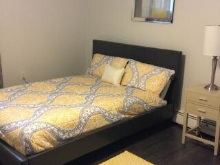 Master Bedroom - 4019 Essex Rd