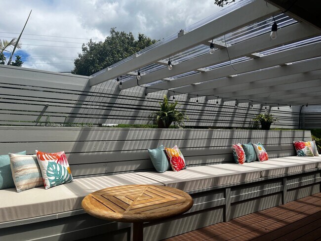 Foto del edificio - 592 Laie Dr