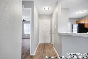 Foto del edificio - 8919 Shadow Wood Ln