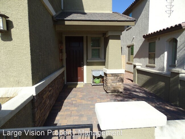 Building Photo - 3 br, 2.5 bath House - 833 N Water Street ,