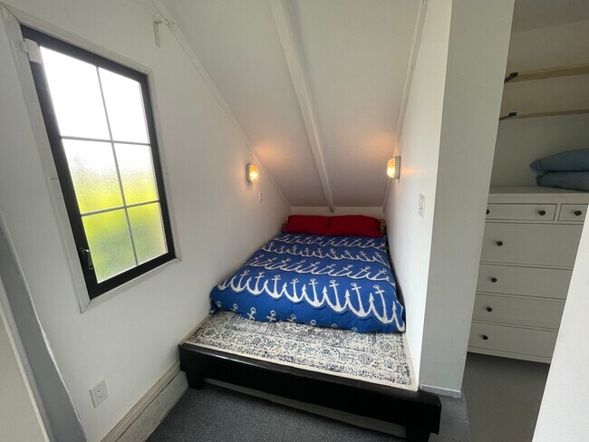 Bedroom Nook - 2085 Ulloa St