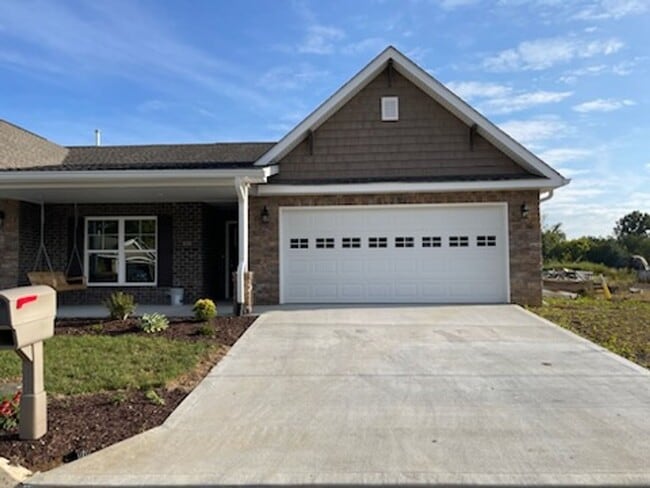 Building Photo - Perfect Location!!!