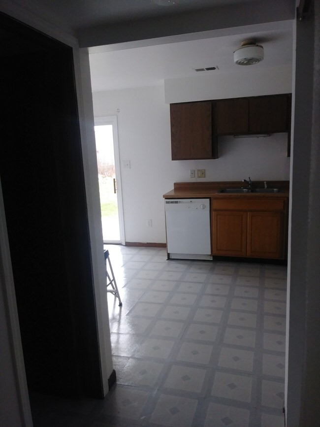 Building Photo - 5952 Marbella Ave