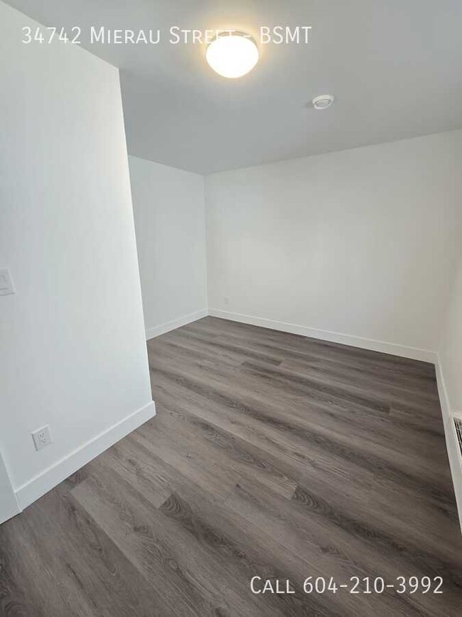 Photo du bâtiment - Renovated Suite in Abbotsford