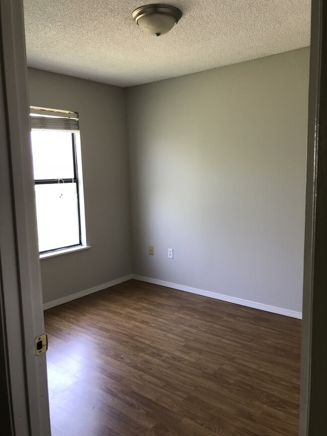 Foto del edificio - 938-940 N Oakland Avenue
