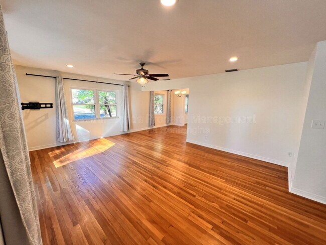 Foto del edificio - 2203 Montana St