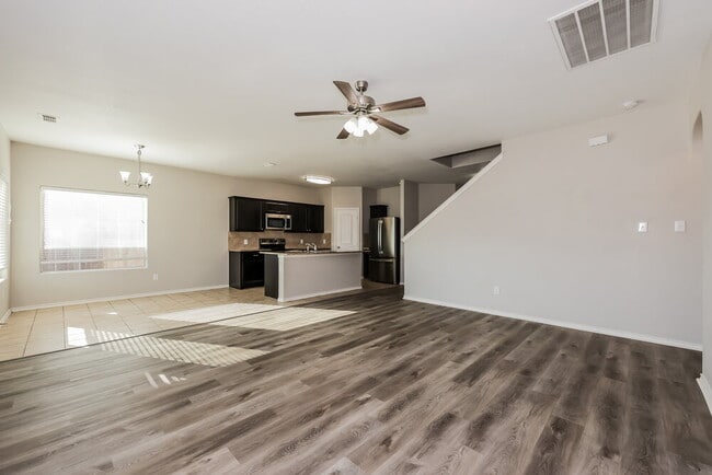 Building Photo - 1720 Kings Glen Ln