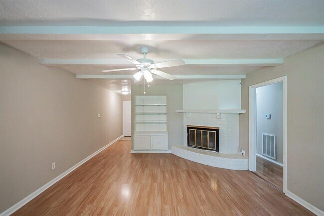 Building Photo - 4439 Donalbain Dr