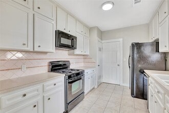 Building Photo - 222 Moody St