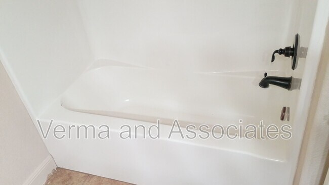 Building Photo - 2703 SW Ledbury Cove