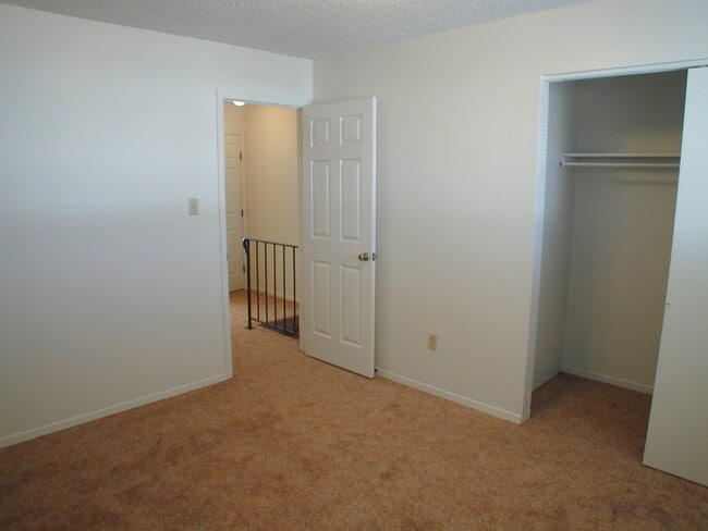 Building Photo - Hickory 4714