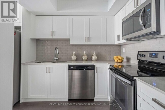 Building Photo - 250 Webb Dr