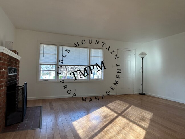 Foto del edificio - 1295 Floral Ave