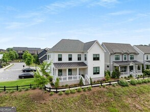 Building Photo - 6320 Halcyon Garden Dr