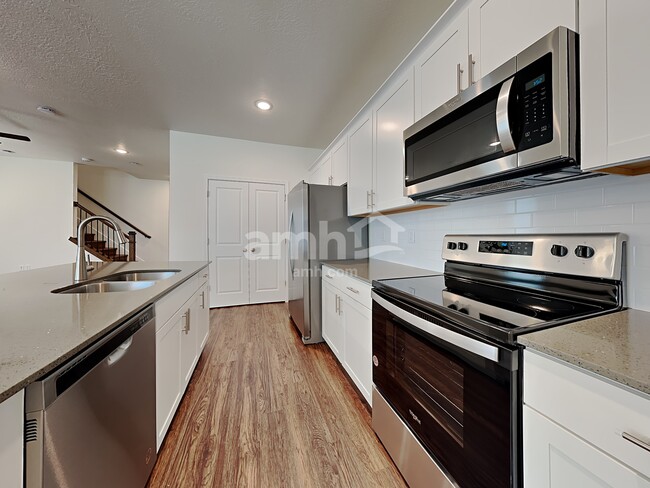 Building Photo - 6098 W Arranmore Dr