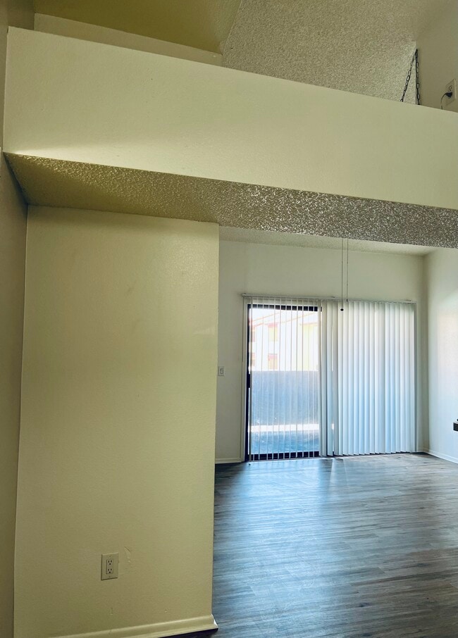 Building Photo - 2194 N Pantano Rd
