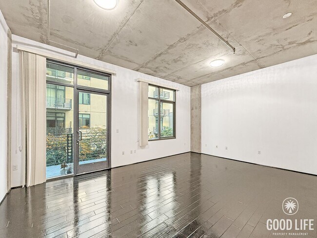 Foto del edificio - SD: Modern 1BR/2BA Condo with 2 Parking Spaces in Downtown San Diego!