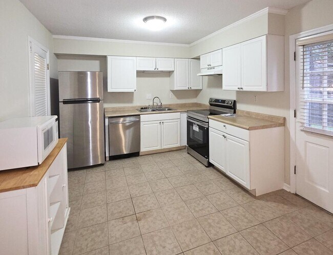Foto del edificio - 1002 Willow Dr