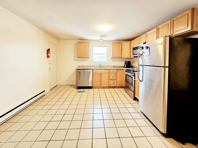 Building Photo - 74 Dunboy St