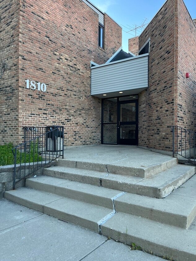 1810 Hemlock Pl Unit 202, Schaumburg, IL 60173 Condo for Rent in