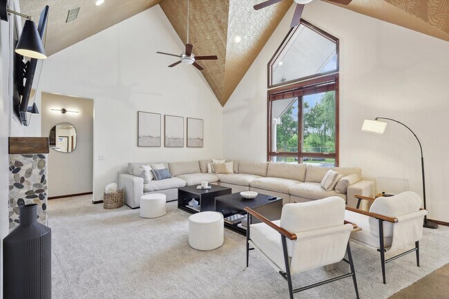 Foto del edificio - 12161 Hill Country Cir