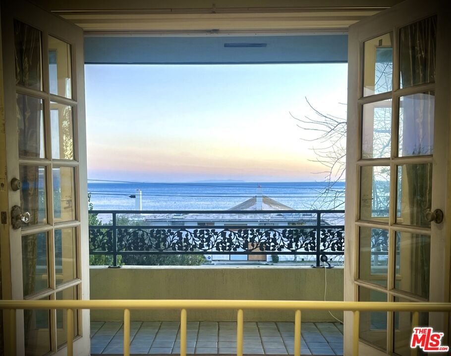 21649 E Pacific Coast Hwy, Malibu, CA 90265 House for Rent in Malibu