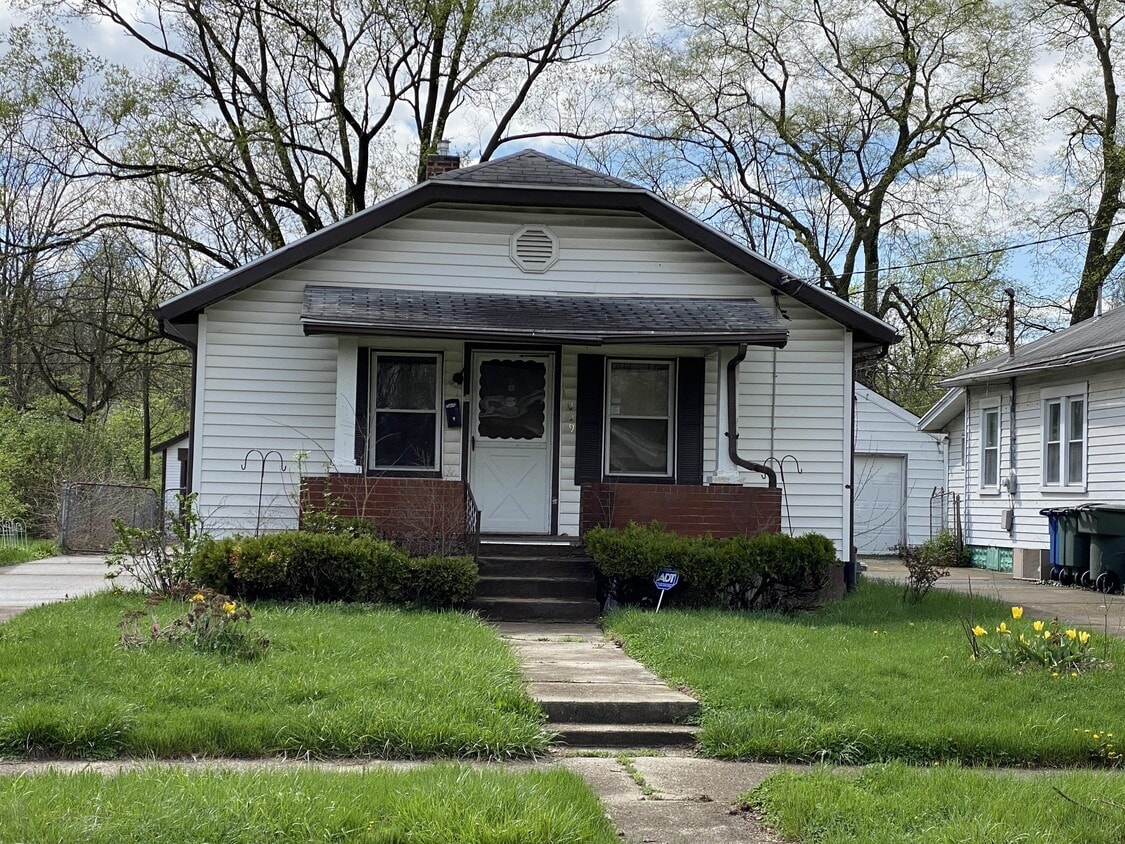 Primary Photo - 1059 Walton Ave