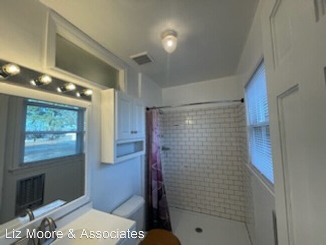 Building Photo - 3 br, 1.5 bath House - 29 Rumson Avenue