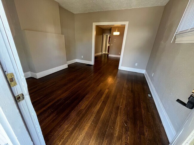 Foto del edificio - Richmond 1025-1027