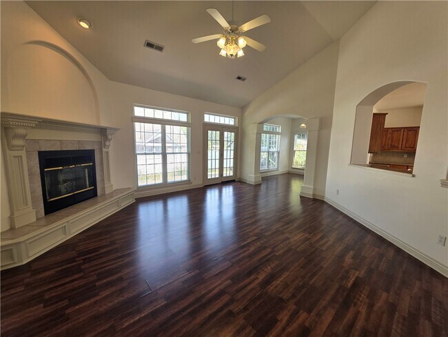 Foto del edificio - 302 Cross Creek Dr