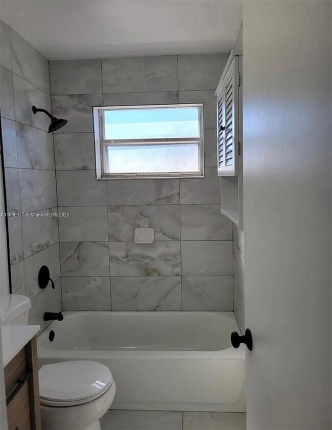 Foto del edificio - 827 SW 11th Ave