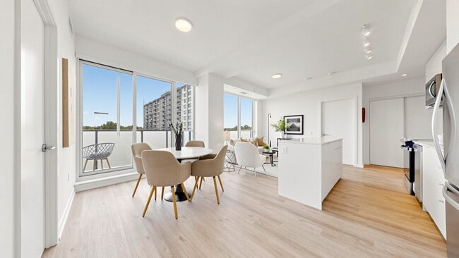 Building Photo - The Markwood