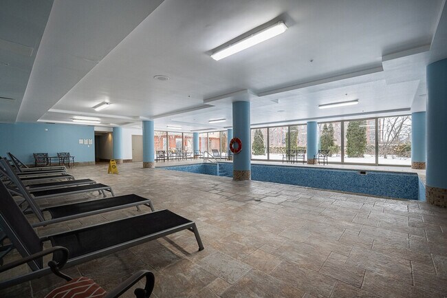 Photo du bâtiment - 2700 Rue Rufus-Rockhead