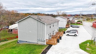 Building Photo - 505 Old Knoxville Hwy